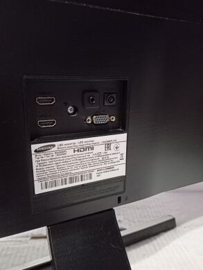 Монитор Б-класс Samsung S24D590PL / 24" (1920x1080) IPS / 2x HDMI, 1x VGA