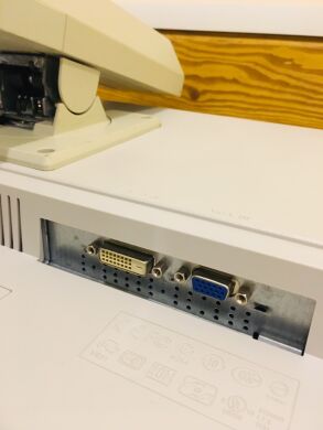 Монитор FUJITSU ScenicView P24W-5 / 24'' / IPS / 1920x1080 / DVI-D (HDCP), HDMI, VGA (D-Sub), USB Монитор FUJITSU ScenicView P24W-5 / 24'' / IPS / 1920x1080 / DVI-D (HDCP), HDMI, VGA (D-Sub), USB