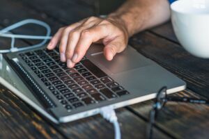 Надежные ноутбуки для офисной работы до 15 000 грн в Киеве &ndash; Dell Vostro, HP Pavilion и Lenovo ThinkBook