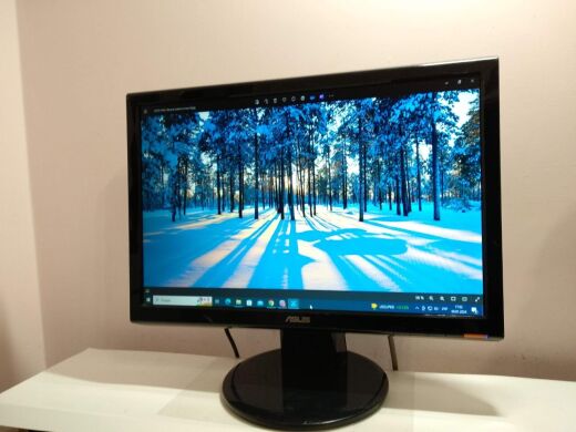 Монитор Б-класс Asus VH196D / 19" (1440x900) TN / VGA / VESA 100x100