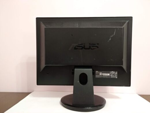 Монитор Б-класс Asus VH196D / 19" (1440x900) TN / VGA / VESA 100x100