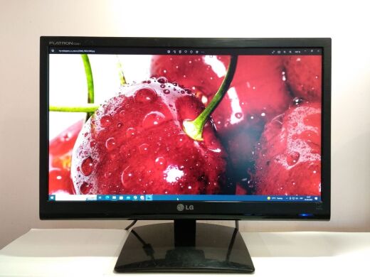 Монітор LG Flatron E2241S-BN / 21.5" (1920x1080) TN / VGA / VESA 75x75