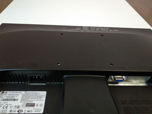 Монітор LG Flatron E2241S-BN / 21.5" (1920x1080) TN / VGA / VESA 75x75