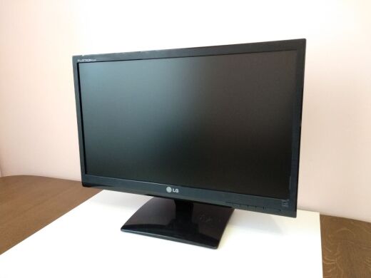 Монітор LG Flatron E2241S-BN / 21.5" (1920x1080) TN / VGA / VESA 75x75