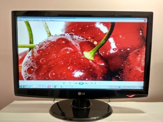 Монитор LG Flatron W2343T-PF / 23" (1920x1080) TN+film / DVI, VGA / VESA 100x100 Монитор LG Flatron W2343T-PF / 23" (1920x1080) TN+film / DVI, VGA / VESA 100x100