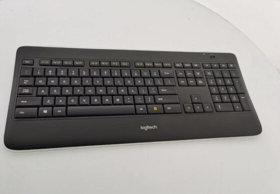 Беспроводная клавиатура Logitech K800 Wireless Illuminated / полноразмерная / черная / подсветка клавиш