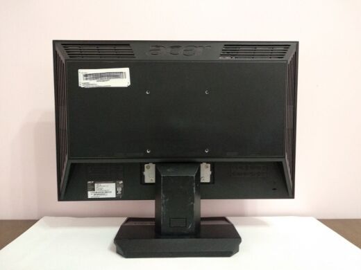 Монитор Acer V193W / 19" (1440x900) TN+film / VGA / VESA 100x100 Монитор Acer V193W / 19" (1440x900) TN+film / VGA / VESA 100x100