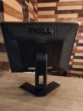 Dell E177 / 17" (1280x1024) TN TFT CCFL / VGA Dell E177 / 17" (1280x1024) TN TFT CCFL / VGA