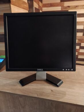 Dell E177 / 17" (1280x1024) TN TFT CCFL / VGA Dell E177 / 17" (1280x1024) TN TFT CCFL / VGA
