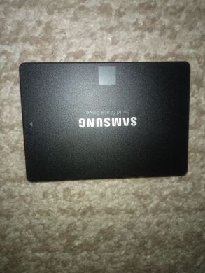 Твердотельный накопитель SSD Samsung 860 Evo / 2.5" / 500 GB / SATA III