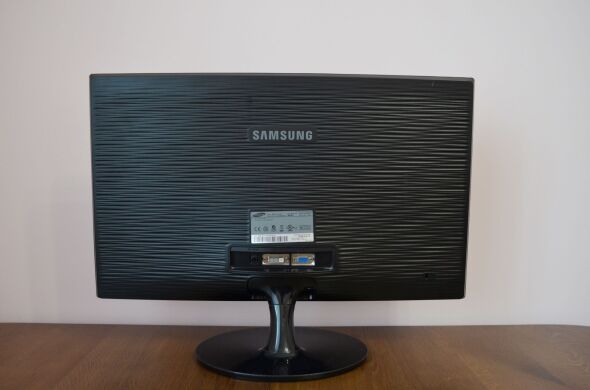 Монітор Samsung S24A300B / 24" (1920x1080) TN LED / VGA, DVI Монітор Samsung S24A300B / 24" (1920x1080) TN LED / VGA, DVI