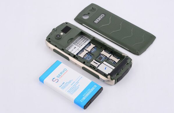 Мобільний телефон SERVO H8 / 4 sim-card / 2.8' (240x320) / dual camera / memory card