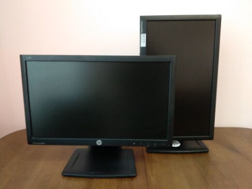 Монитор НР Compaq LA2006x / 20" (1600x900) TN / DVI-D, DisplayPort, VGA, USB 2.0 Монитор НР Compaq LA2006x / 20" (1600x900) TN / DVI-D, DisplayPort, VGA, USB 2.0