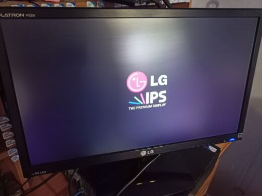 Монітор LG Flatron IPS235T-BN / 23" (1920x1080) IPS / VGA, DVI / VESA 100x100 