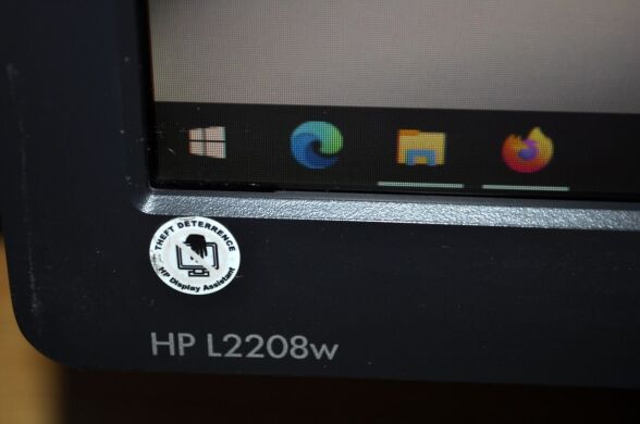 Монитор Б-класс HP L2208w / 22" (1680x1050) TN / VGA Монитор Б-класс HP L2208w / 22" (1680x1050) TN / VGA