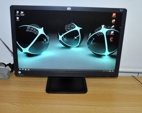 Монитор Б-класс HP L2208w / 22" (1680x1050) TN / VGA Монитор Б-класс HP L2208w / 22" (1680x1050) TN / VGA