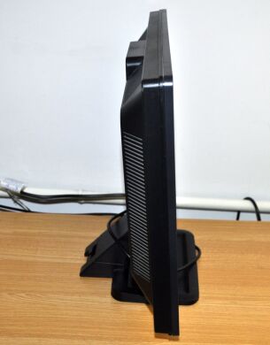 Монитор Б-класс HP L2208w / 22" (1680x1050) TN / VGA Монитор Б-класс HP L2208w / 22" (1680x1050) TN / VGA