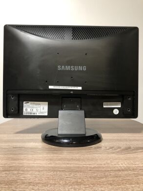 Монітор Samsung SyncMaster 226BW / 22" (1680x1050) TN LED / 1x DVI-D, 1x VGA