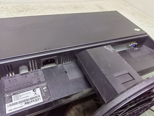 Монитор Б-класс Acer V193HQV / 19" (1366x768) TN / VGA + кабели в комплекте Монитор Б-класс Acer V193HQV / 19" (1366x768) TN / VGA + кабели в комплекте