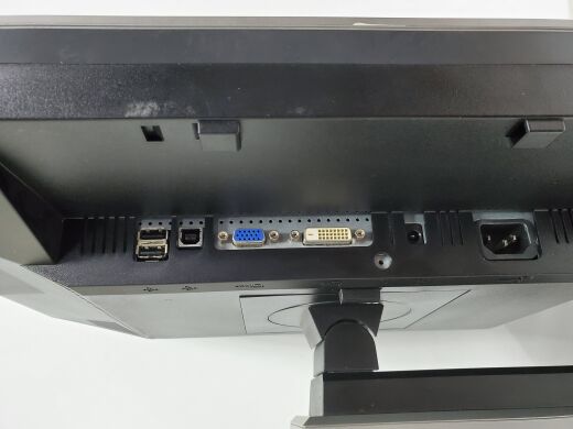 Dell 2209WA / 22" (1680x1050) E-IPS CCFL / DVI-D, VGA, USB Dell 2209WA / 22" (1680x1050) E-IPS CCFL / DVI-D, VGA, USB