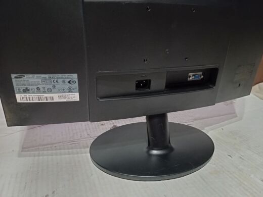 Монитор Б-класс Samsung SyncMaster E2220N / 22" (1920x1080) TN / VGA / VESA 75x75 Монитор Б-класс Samsung SyncMaster E2220N / 22" (1920x1080) TN / VGA / VESA 75x75