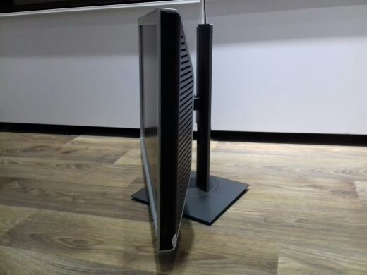Монитор Dell 2208WFPT / 22" (1680x1050) TN CCFL / DVI-D, VGA, USB Монитор Dell 2208WFPT / 22" (1680x1050) TN CCFL / DVI-D, VGA, USB