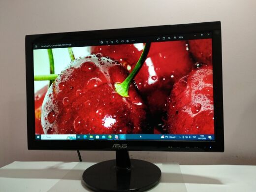 Монитор Asus VS197 / 18.5" (1366x768) TN / VGA / VESA 75x75