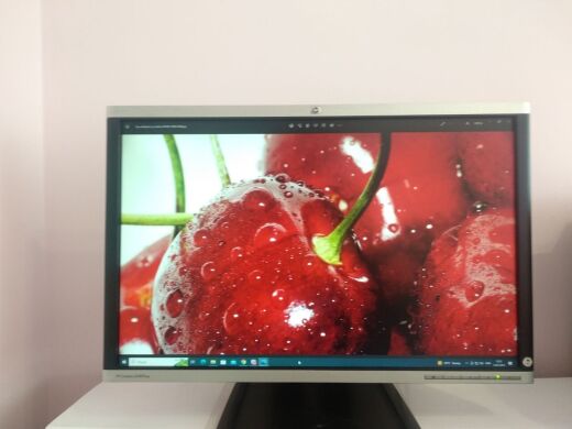 Монітор HP LA2405wg / 24" (1920x1200) TN / VGA, DVI, DP, USB