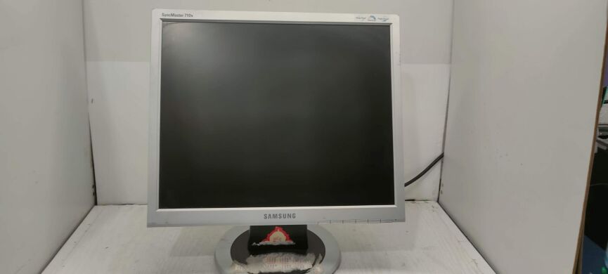 Монитор Б-класс Samsung 740N / 720N / 710N / 17" (1280x1024) TN / VGA / VESA 75x75 Монитор Б-класс Samsung 740N / 720N / 710N / 17" (1280x1024) TN / VGA / VESA 75x75