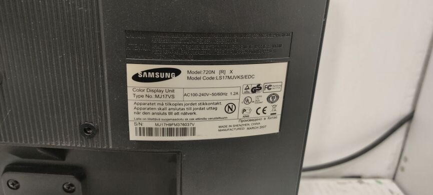 Монитор Б-класс Samsung 740N / 720N / 710N / 17" (1280x1024) TN / VGA / VESA 75x75 Монитор Б-класс Samsung 740N / 720N / 710N / 17" (1280x1024) TN / VGA / VESA 75x75