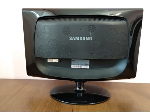 Монитор Samsung SyncMaster 2333T / 23" (1920x1080) TN / VGA, DVI / VESA 100x100 Монитор Samsung SyncMaster 2333T / 23" (1920x1080) TN / VGA, DVI / VESA 100x100