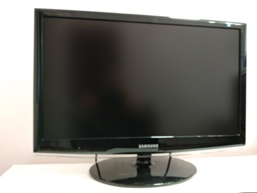 Монитор Samsung SyncMaster 2333T / 23" (1920x1080) TN / VGA, DVI / VESA 100x100 Монитор Samsung SyncMaster 2333T / 23" (1920x1080) TN / VGA, DVI / VESA 100x100