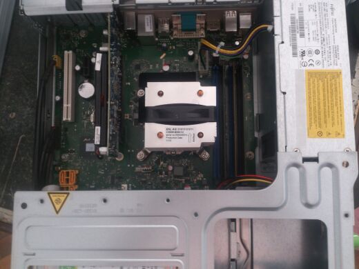 Fujitsu E700 SFF / Intel Core i3-2100 (2(4) ядра по 3.1GHz) / 6GB DDR3 / 320GB HDD + Windows 7