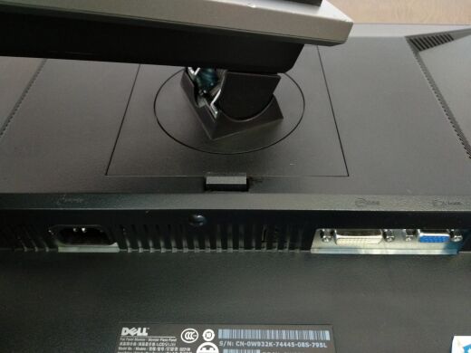 Монитор Dell G2210 / 22" (1680x1050) TN / 1x DVI, 1x VGA Монитор Dell G2210 / 22" (1680x1050) TN / 1x DVI, 1x VGA