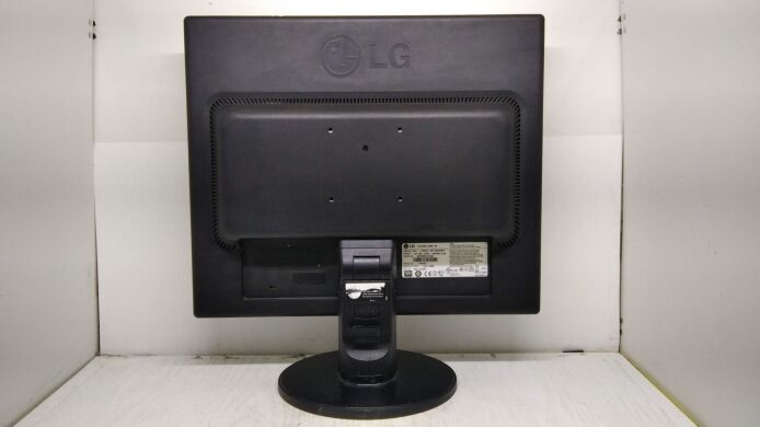 Монитор LG Flatron L1942S / 19" (1280x1024) TN / VGA / VESA 75x75 + кабеля (VGA, сетевой) Монитор LG Flatron L1942S / 19" (1280x1024) TN / VGA / VESA 75x75 + кабеля (VGA, сетевой)