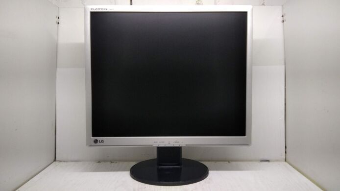 Монитор LG Flatron L1942S / 19" (1280x1024) TN / VGA / VESA 75x75 + кабеля (VGA, сетевой) Монитор LG Flatron L1942S / 19" (1280x1024) TN / VGA / VESA 75x75 + кабеля (VGA, сетевой)