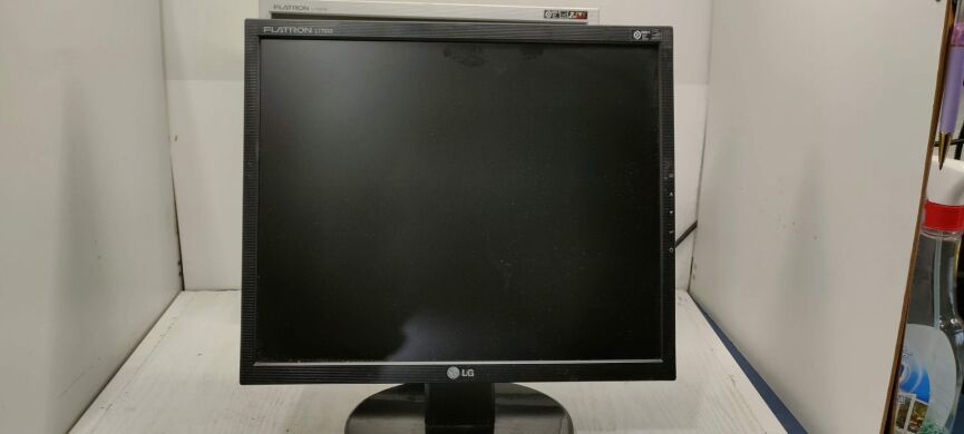 Монитор Б-класс LG Flatron L1715S / L1753S / L1717S / L1719S / L1730S / 17" (1280x1024) TN / VGA Монитор Б-класс LG Flatron L1715S / L1753S / L1717S / L1719S / L1730S / 17" (1280x1024) TN / VGA