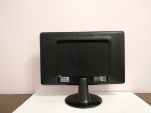 Монитор Philips 192E2 / 18.5" (1366x768) TN / VGA, DVI / VESA 100x100