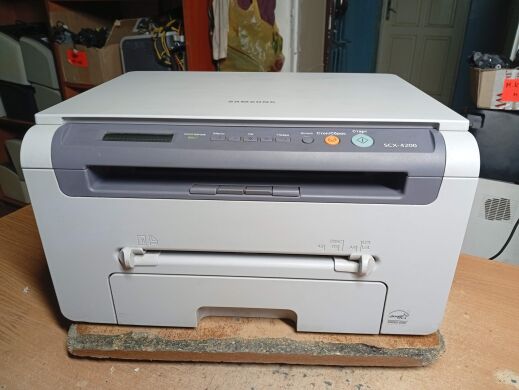 МФУ Samsung SCX-4200 / Лазерная монохромная печать / 600x600 dpi / A4 / 18 стр/мин / USB 2.0