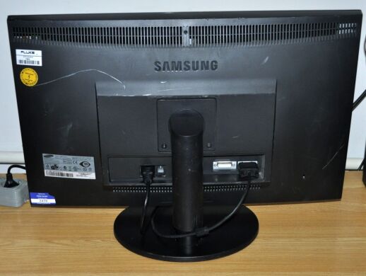 Монитор Б-класс Samsung BX2440 / 24" (1920x1080) TN / VGA, DVI / VESA 75x75 + Кабели подключения Монитор Б-класс Samsung BX2440 / 24" (1920x1080) TN / VGA, DVI / VESA 75x75 + Кабели подключения