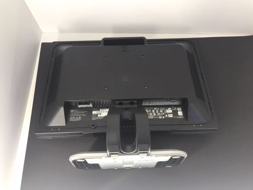 Монитор HP L1908w / 19" (1440x900) TN / 1x VGA