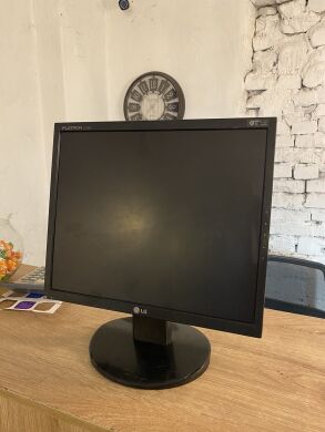 Монітор Samsung, Prestigio, Viewsonic (різні) / 17" (1280x1024) TN+Film / VGA Монітор Samsung, Prestigio, Viewsonic (різні) / 17" (1280x1024) TN+Film / VGA