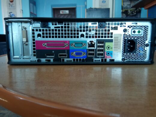 Dell Optiplex 780 SFF / Intel Core 2 Duo E8400 (2 ядра по 3.0GHz) / 4GB DDR3 / 160GB HDD (10000 об / хв) + монітор Fujitsu p19-5p / 19 '/ 1280x1024 / колонки 4W Dell Optiplex 780 SFF / Intel Core 2 Duo E8400 (2 ядра по 3.0GHz) / 4GB DDR3 / 160GB HDD (10000 об / хв) + монітор Fujitsu p19-5p / 19 '/ 1280x1024 / колонки 4W