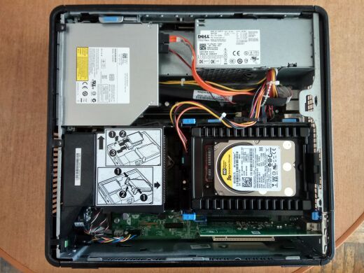 Dell Optiplex 780 SFF / Intel Core 2 Duo E8400 (2 ядра по 3.0GHz) / 4GB DDR3 / 160GB HDD (10000 об / хв) + монітор Fujitsu p19-5p / 19 '/ 1280x1024 / колонки 4W Dell Optiplex 780 SFF / Intel Core 2 Duo E8400 (2 ядра по 3.0GHz) / 4GB DDR3 / 160GB HDD (10000 об / хв) + монітор Fujitsu p19-5p / 19 '/ 1280x1024 / колонки 4W