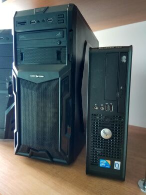 Dell Optiplex 780 SFF / Intel Core 2 Duo E8400 (2 ядра по 3.0GHz) / 4GB DDR3 / 160GB HDD (10000 об / хв) + монітор Fujitsu p19-5p / 19 '/ 1280x1024 / колонки 4W Dell Optiplex 780 SFF / Intel Core 2 Duo E8400 (2 ядра по 3.0GHz) / 4GB DDR3 / 160GB HDD (10000 об / хв) + монітор Fujitsu p19-5p / 19 '/ 1280x1024 / колонки 4W