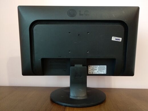 Монітор LG W2246S / 21.5" (1920x1080) TN / 1x VGA