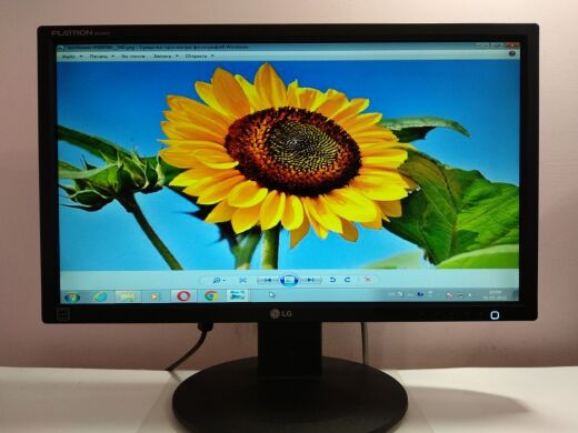 Монітор LG W2246S / 21.5" (1920x1080) TN / 1x VGA