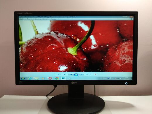 Монітор LG W2246S / 21.5" (1920x1080) TN / 1x VGA