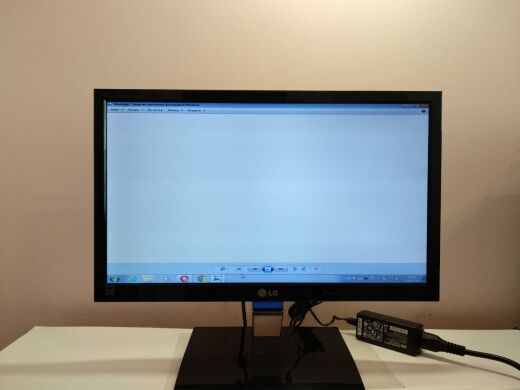 Монитор Б-класс LG Flatron E1960S-PN / 18.5" (1366x768) TN / VGA Монитор Б-класс LG Flatron E1960S-PN / 18.5" (1366x768) TN / VGA
