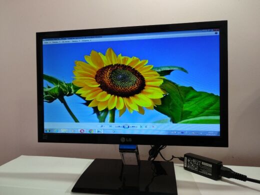 Монитор Б-класс LG Flatron E1960S-PN / 18.5" (1366x768) TN / VGA Монитор Б-класс LG Flatron E1960S-PN / 18.5" (1366x768) TN / VGA